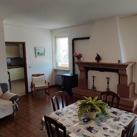 Attico Nel Borgo Daire Torri Del Benaco Dış mekan fotoğraf