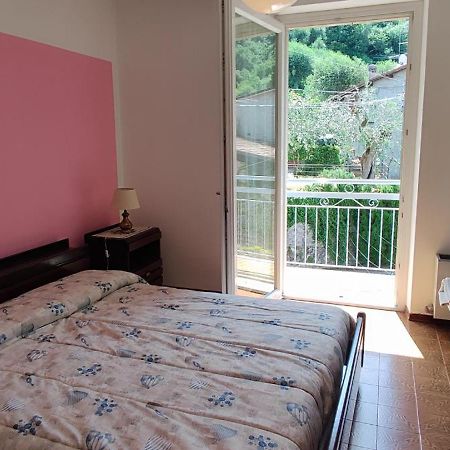 Attico Nel Borgo Daire Torri Del Benaco Dış mekan fotoğraf