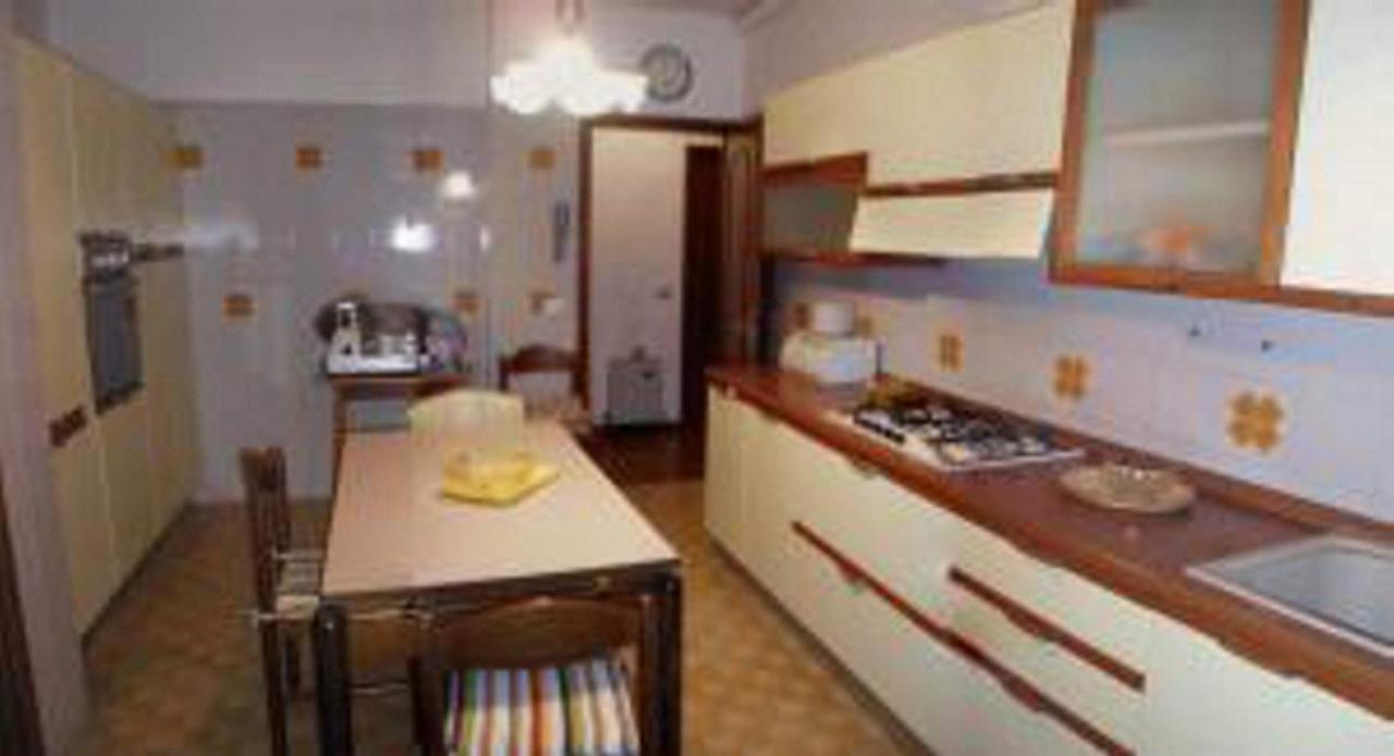 Attico Nel Borgo Daire Torri Del Benaco Dış mekan fotoğraf