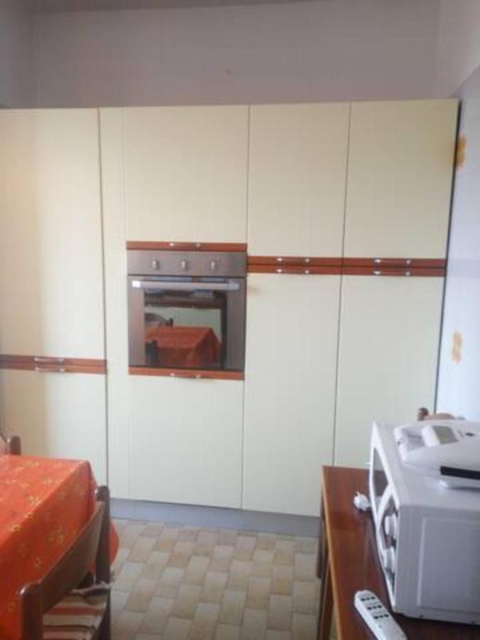 Attico Nel Borgo Daire Torri Del Benaco Dış mekan fotoğraf