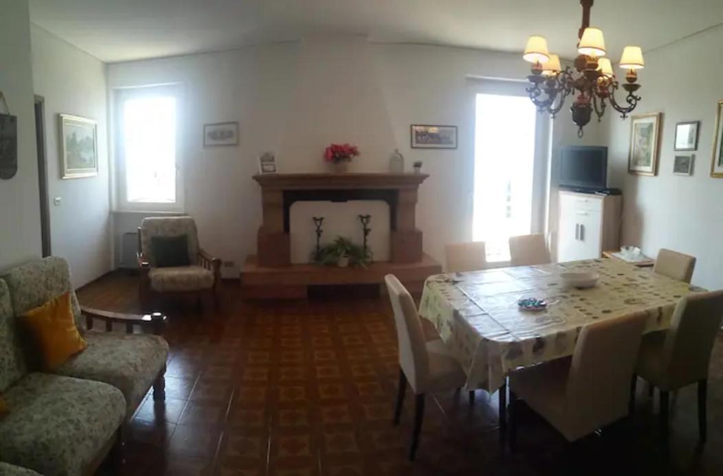 Attico Nel Borgo Daire Torri Del Benaco Dış mekan fotoğraf