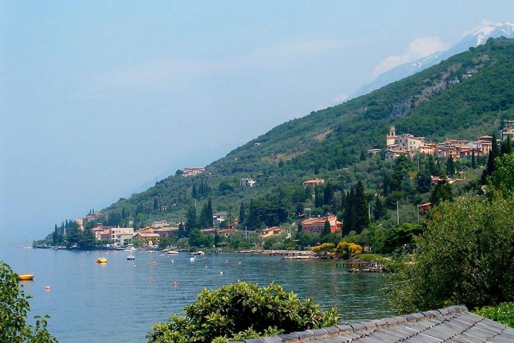Attico Nel Borgo Daire Torri Del Benaco Dış mekan fotoğraf